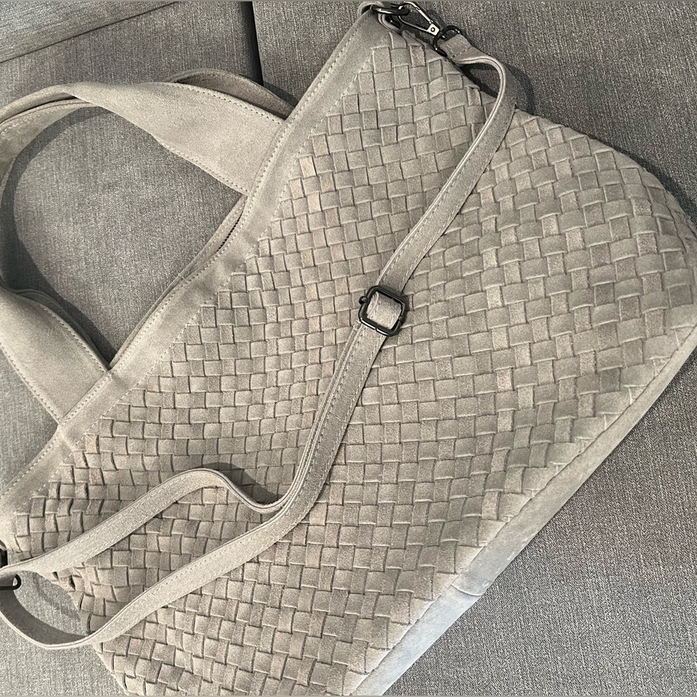 Chic Gray Woven Loowie Bag - Picture 3 of 9